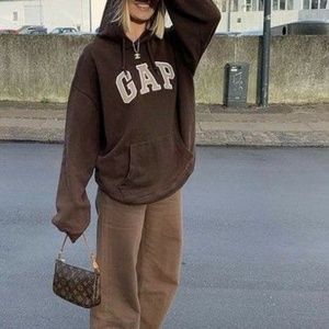 Meet your Posher, Rhea